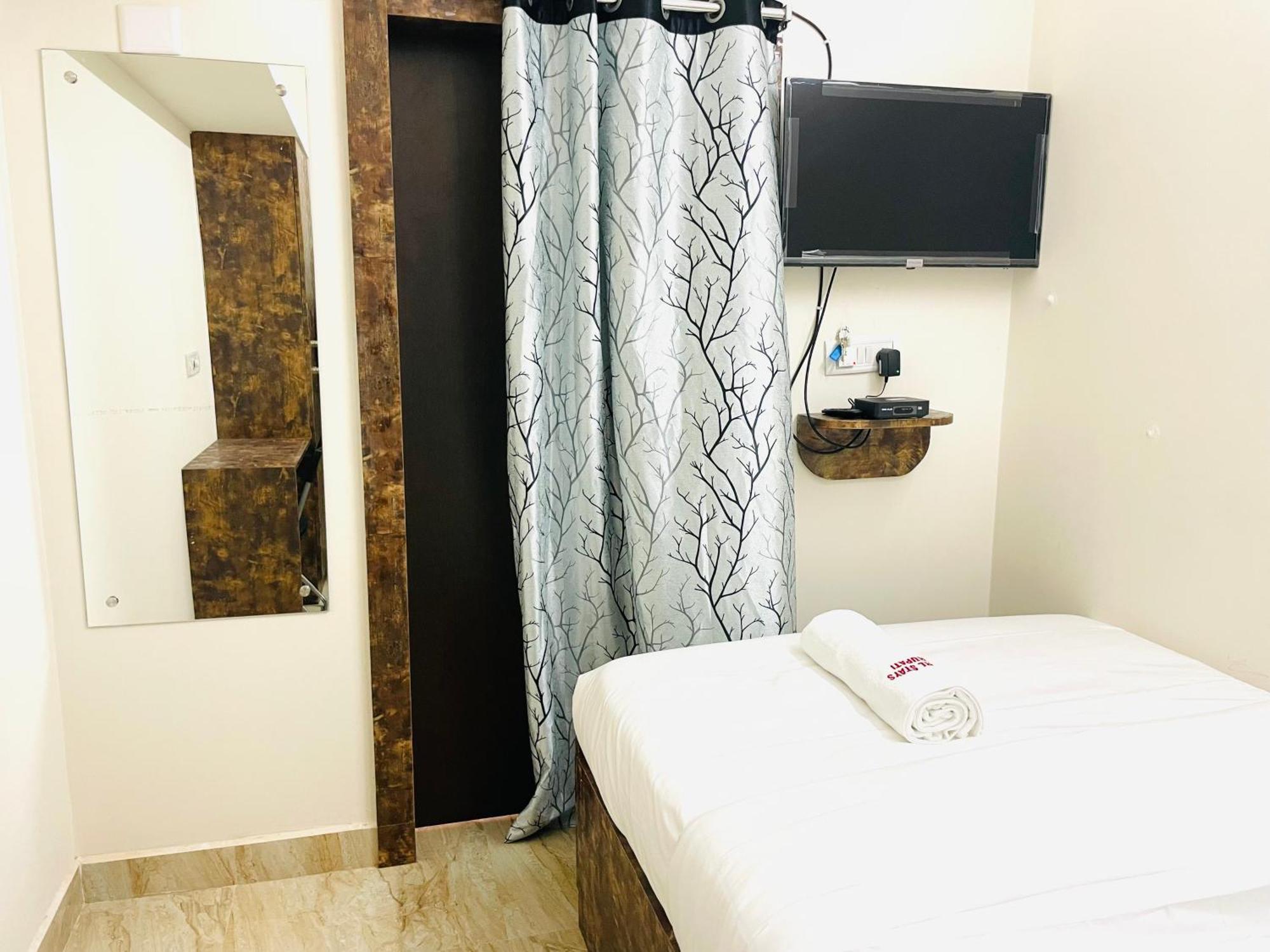 Pearl Stays, Tirupati - Very Convenient For The People Coming From Bangalore And Chennai - You Can Skip City Traffic While Reaching Any Temple In Tirupati - Covered Parking - 24Hrs Front Desk And Hot Water - Free Wifi - Flexible Checkin-In Check-Out Exterior foto